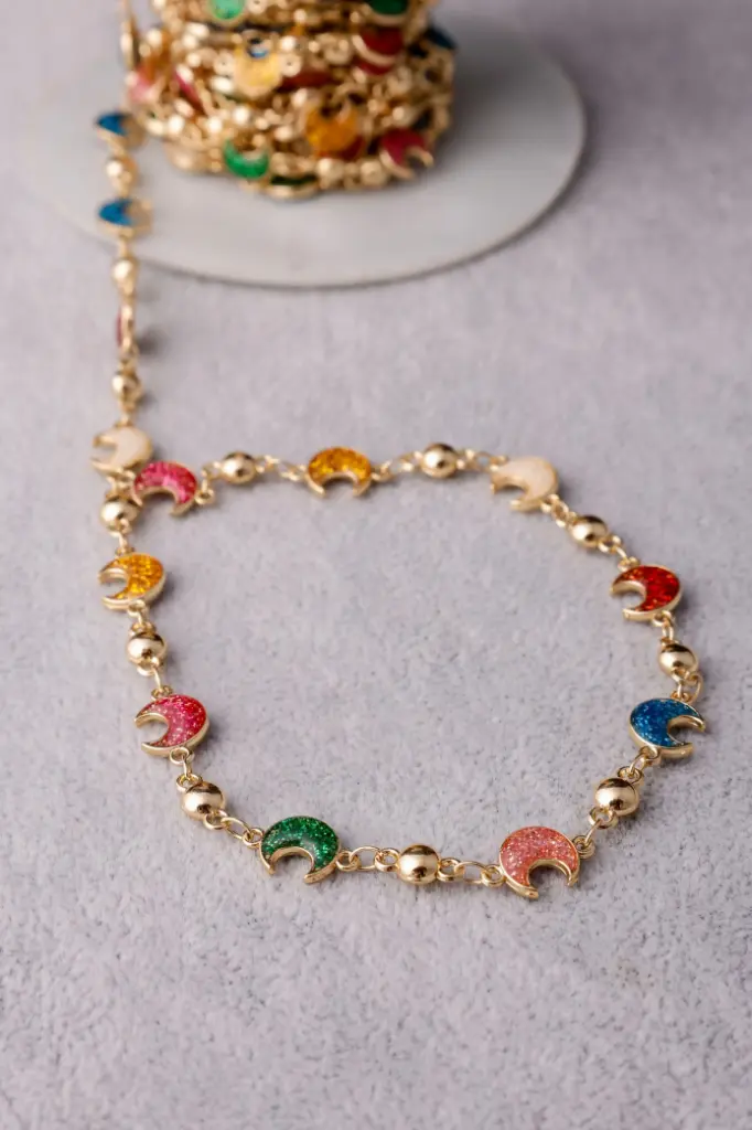 Crescent colored chain -gold plated