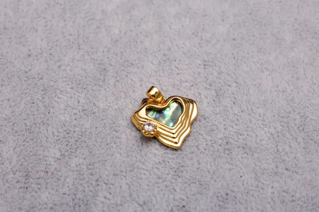 Vintage heart-Gold plated