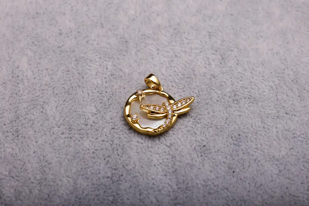 Dragonfly charm-Gold plated