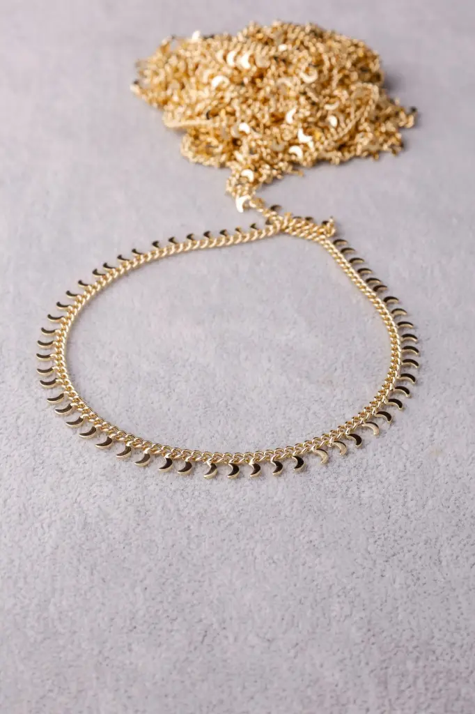 Small Crescent chain -gold plated